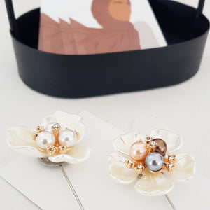 FLOWER pin